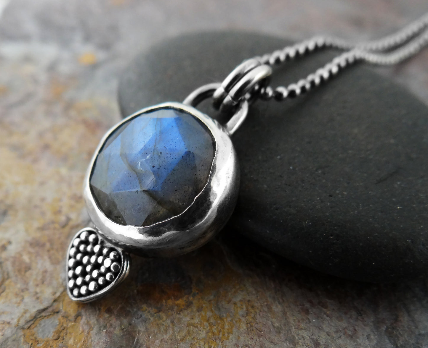 Simply Labradorite (7002)