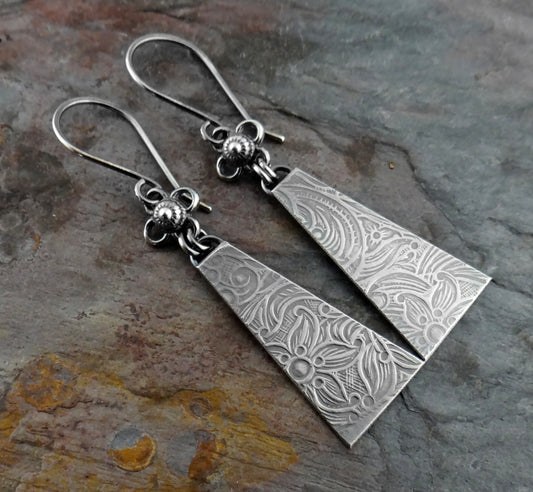 Industrial Flower Earrings II || metalsmith textured silver earrings (7054)