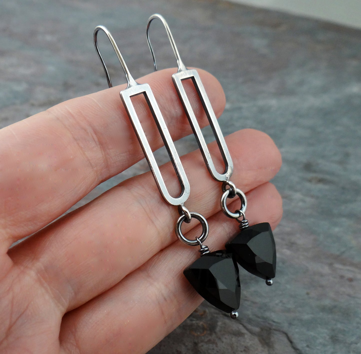 Black Point Earrings || black onyx triangles and oxidized sterling silver (6714)