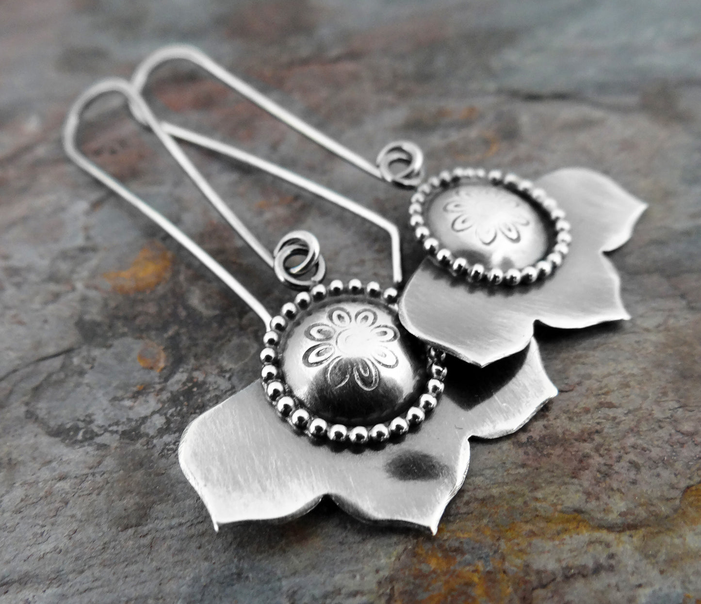 Flower Dangle Earrings || oxidized metalsmith earrings (6977)