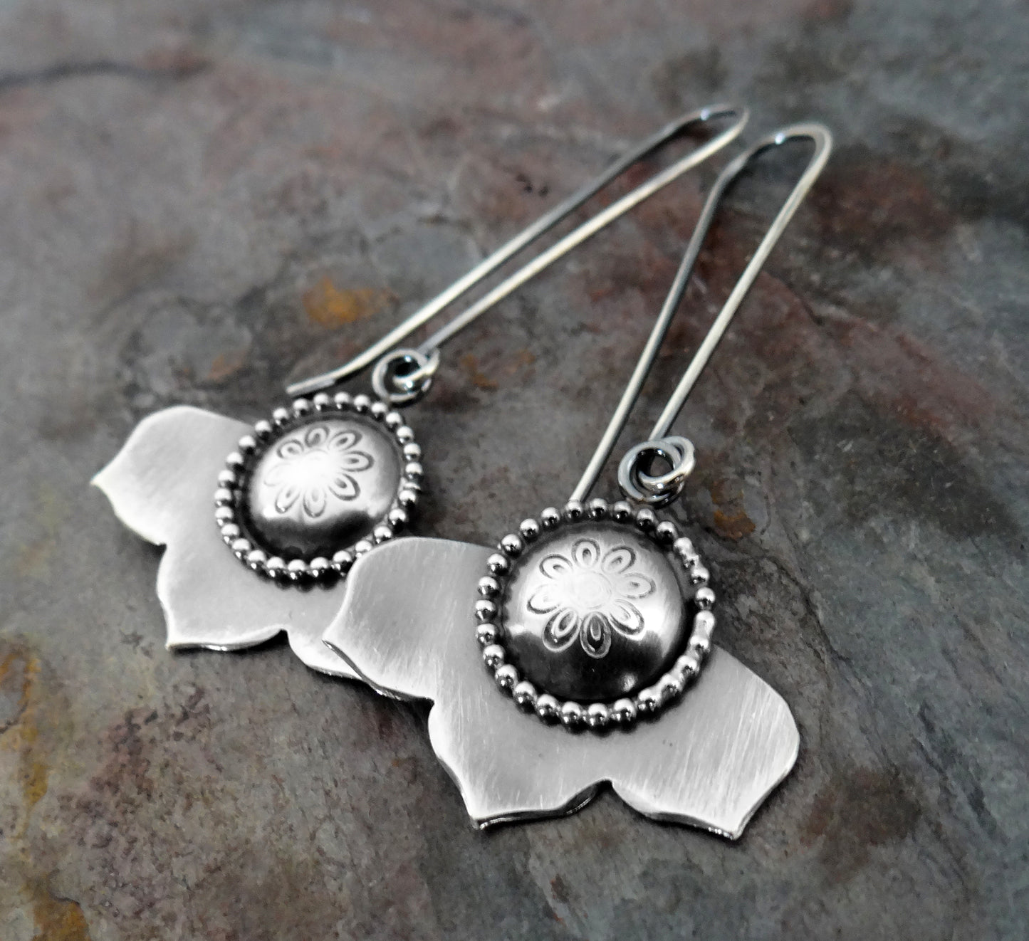 Flower Dangle Earrings || oxidized metalsmith earrings (6977)