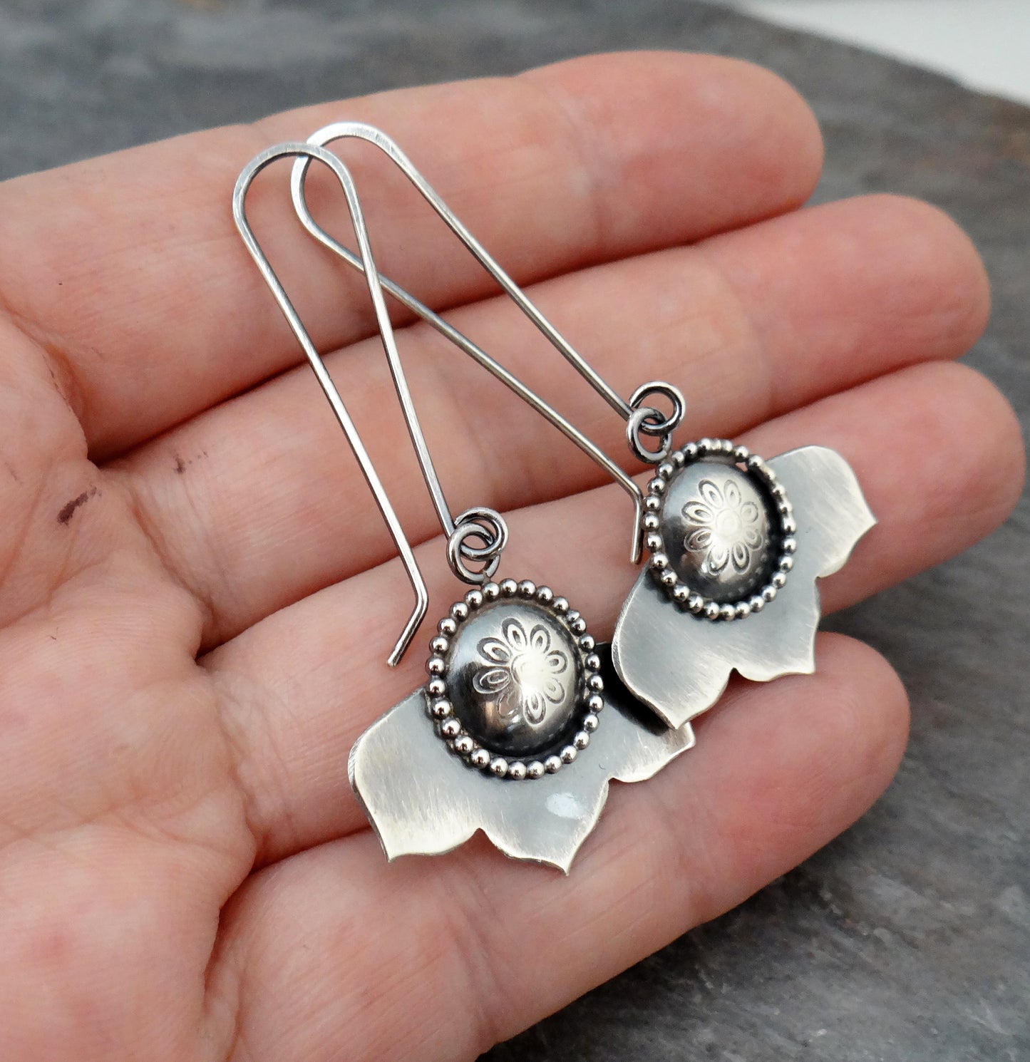 Flower Dangle Earrings || oxidized metalsmith earrings (6977)