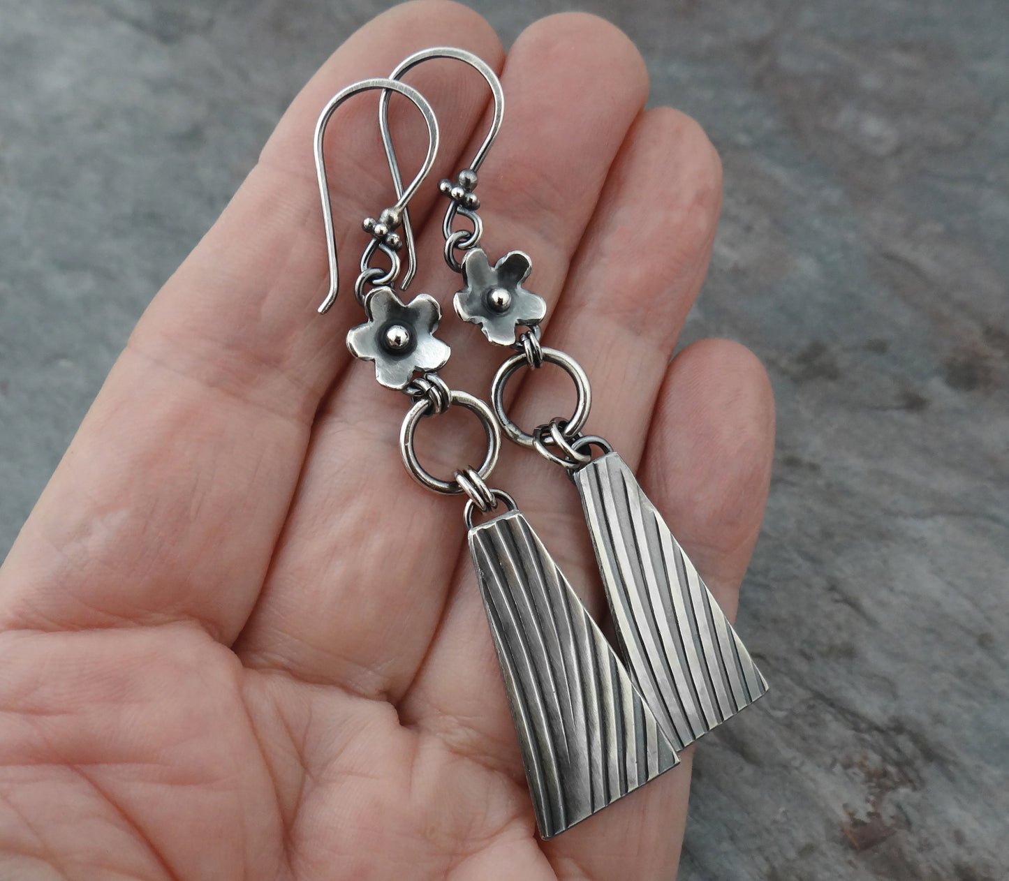 Industrial Flower Earrings || metalsmith textured silver earrings (7051)